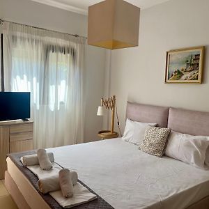 The Beach House - Apartments & Studios (Adults Only)